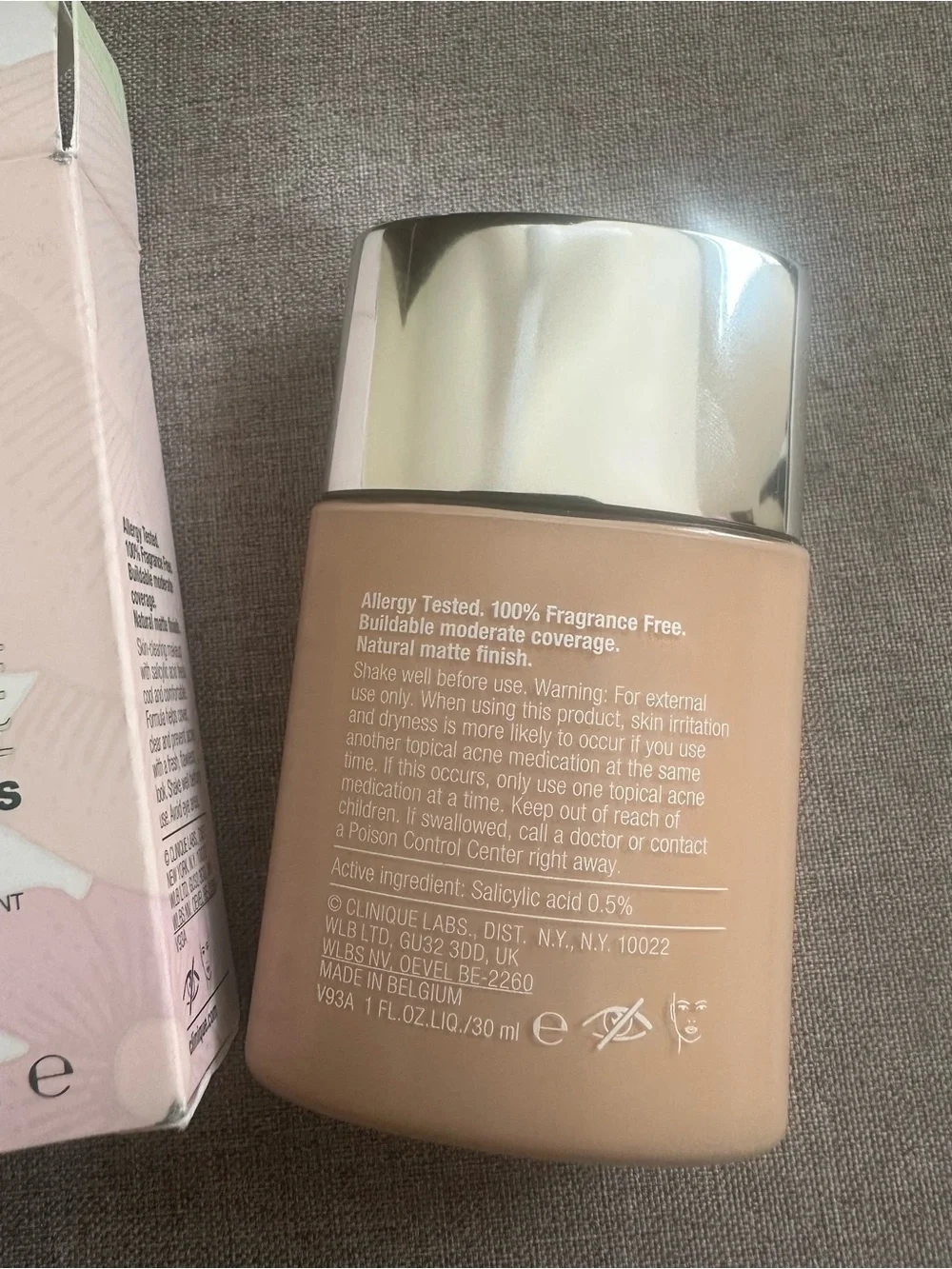 Clinique Acne Solutions Liquid Makeup - Shade CN 10 alabaster (VF)  Light Beige